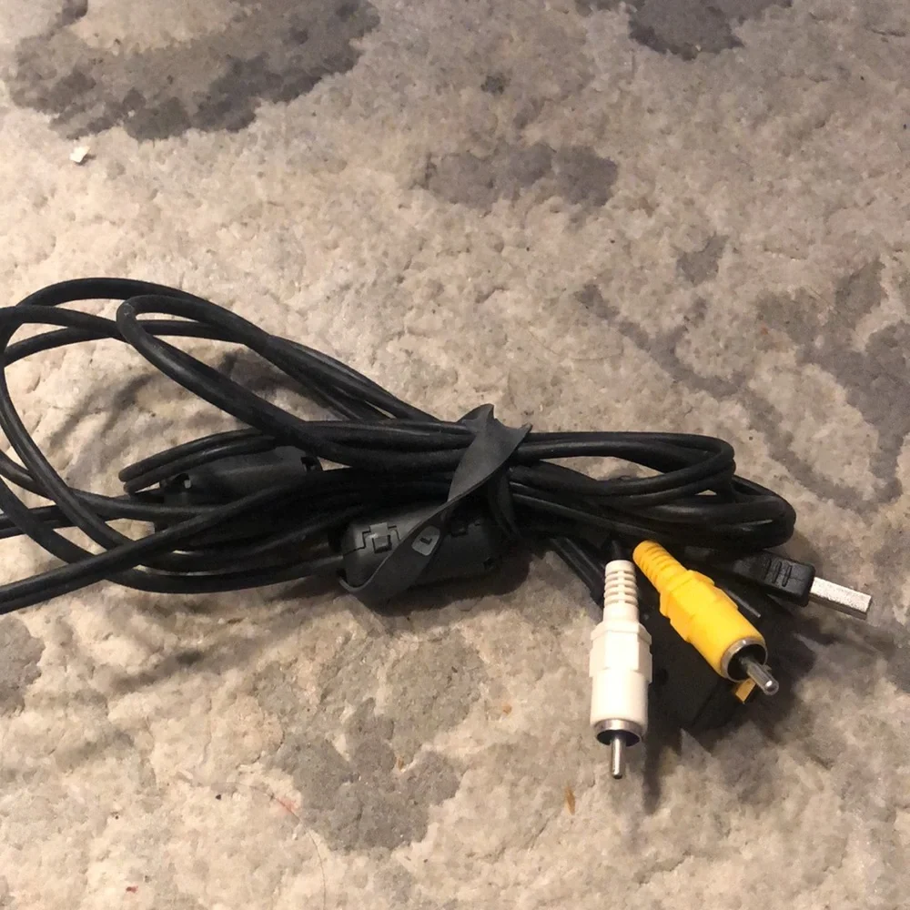Genuine Nikon USB RCA AV Audio Cable ZCAT2035-0930 White and Yellow RCA